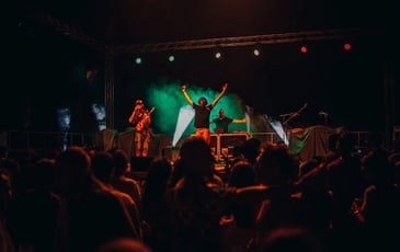Afrasonic y el Globish Poetry Orchestra - La Grange Vadrouille