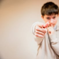Ça commence par une interruption - Cie AK Entrepôt