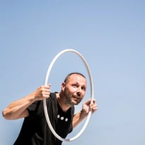 Hat, Mots, Sphères... Du Bout des Balles