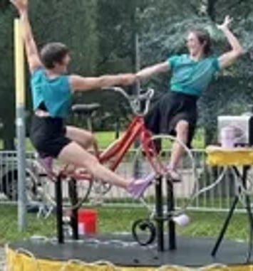 Be Ice Cycle et Cie Zirkus Morsa