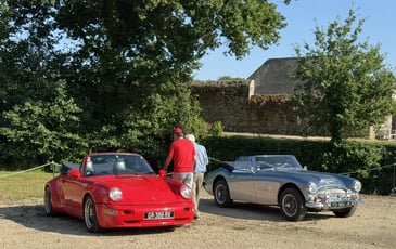Exposition de véhicules anciens au manoir de La Coudraie