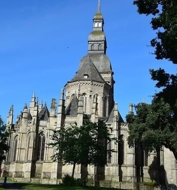 Visite libre de la basilique Saint-Sauveur de Dinan