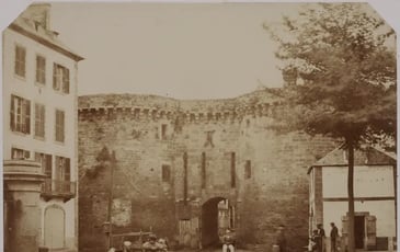 Visite guidée "Changer pour durer : l'histoire des remparts de Dinan"