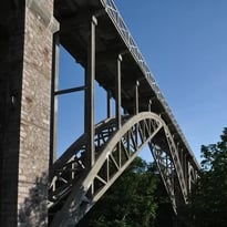 Accueil des visiteurs, viaduc de Caroual