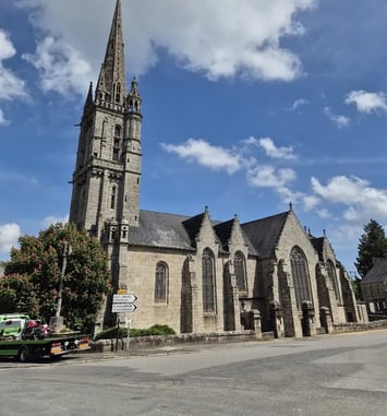 Montée au clocher de l'église Saint-Émilion